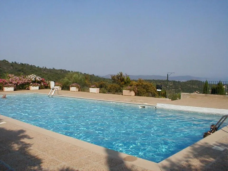Daire Joli Studio Rez De Jardin Residence Avec Piscine Cavalaire-sur-Mer